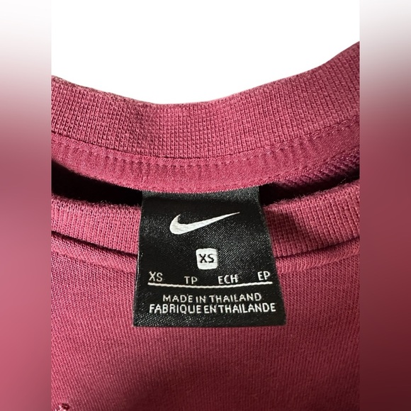 Nike Women’s Maroon Cropped Crewneck Sweatshirt XS Fleece Pullover - Picture 4 of 6